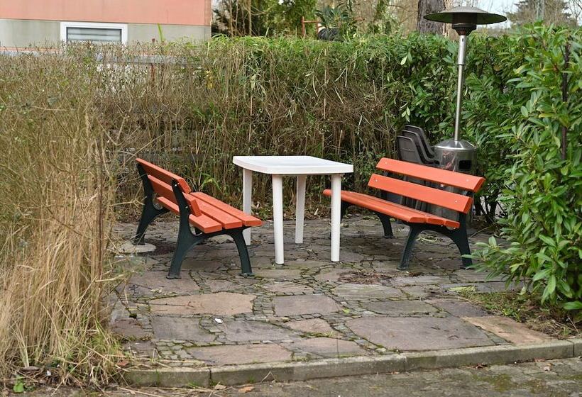 Pott Hostel   Zimmervermietung