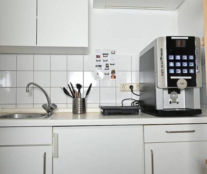 Pott Hostel   Zimmervermietung