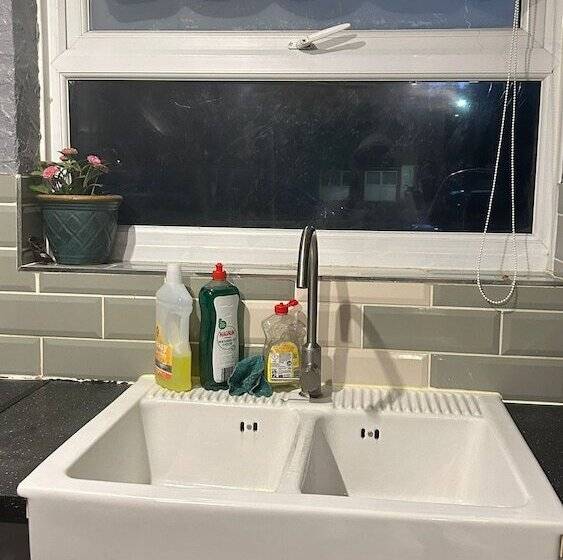 اقامتگاه Beautiful 3 Bed House In London