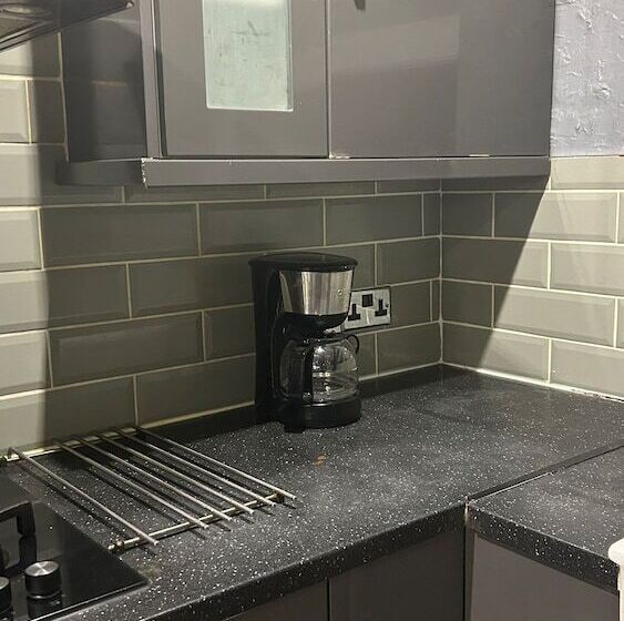 اقامتگاه Beautiful 3 Bed House In London