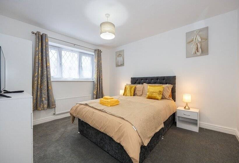 レジデンス Captivating 3 Bed House In Blackburn