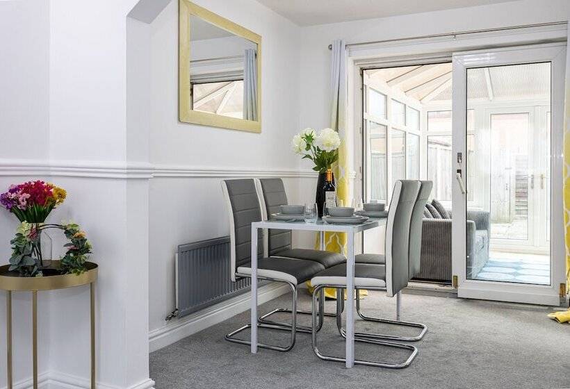 レジデンス Captivating 3 Bed House In Blackburn