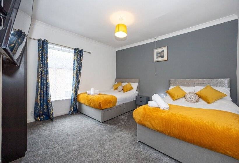 إقامة Captivating 2 Bed House In Blackburn