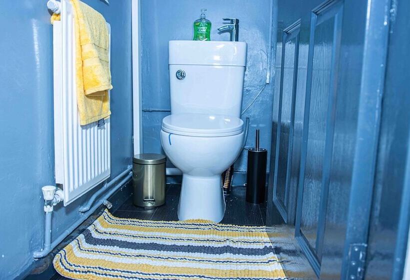 اقامتگاه Dudley 3bedroom Home Perfect For Long & Short Stay