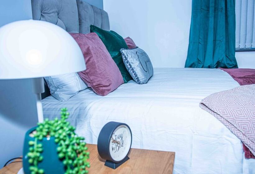 اقامتگاه Dudley 3bedroom Home Perfect For Long & Short Stay