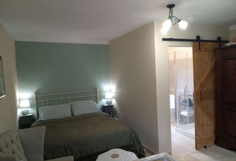 إقامة Stunning 3 Bed House In Gallinaro, Aircon And Pool