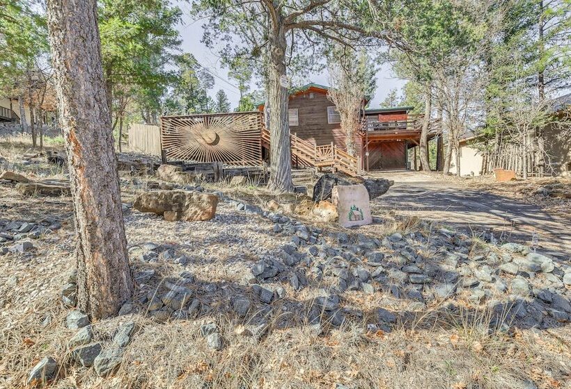 Ruidoso Cabin W/ Deck ~ 1 Mi To Midtown!