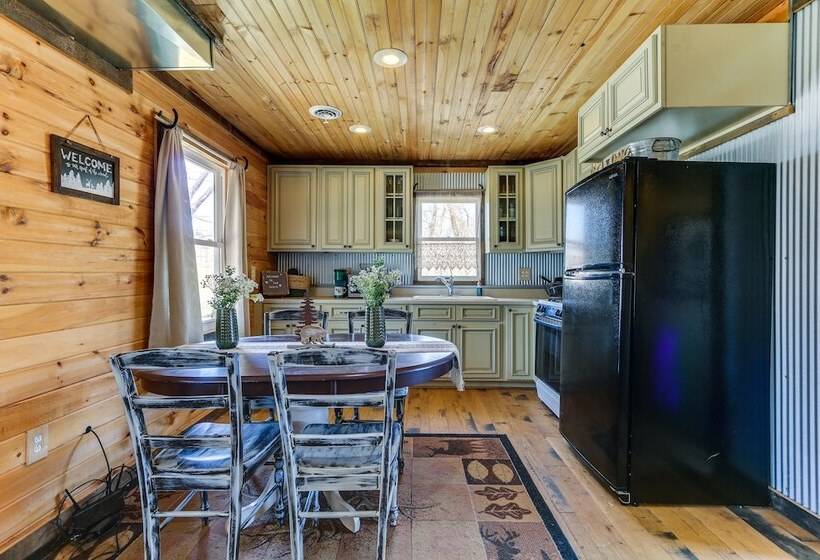 Rustic Mount Perry Cabin Near Fishing Pond & Farm