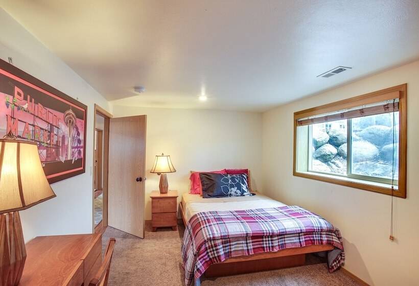 Spacious Coeur D  Alene Home < 1 Mi To Downtown