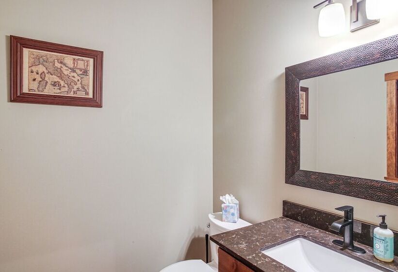 Spacious Priest River Retreat: 35 Mi To Schweitzer