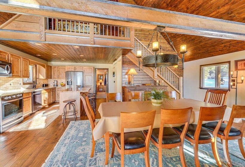 Wyoming Cabin W/ Hot Tub & Mountain View Deck