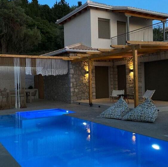 Zephyros Villas   Agios Nikitas