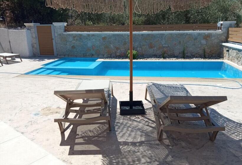 Zephyros Villas   Agios Nikitas