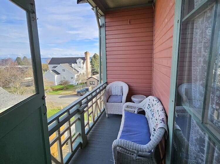 مبيت وإفطار Starrett House