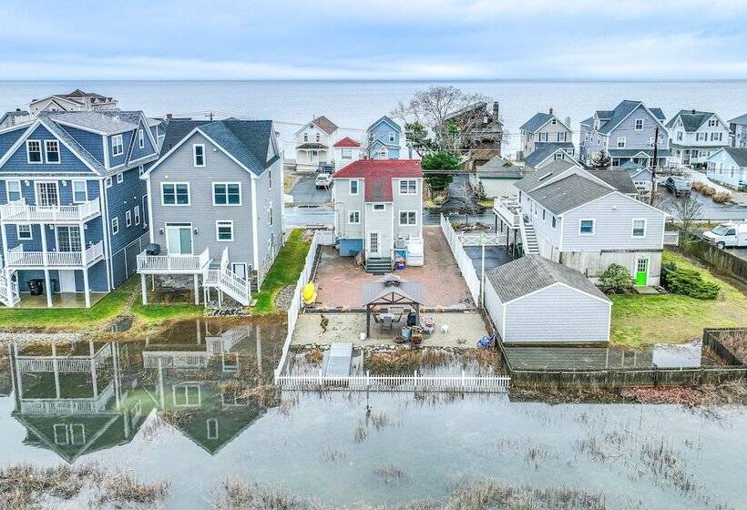 Bright Milford Beach House W/ Outdoor Shower