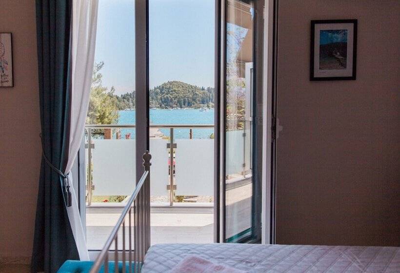 Captain S Seafront Apartments