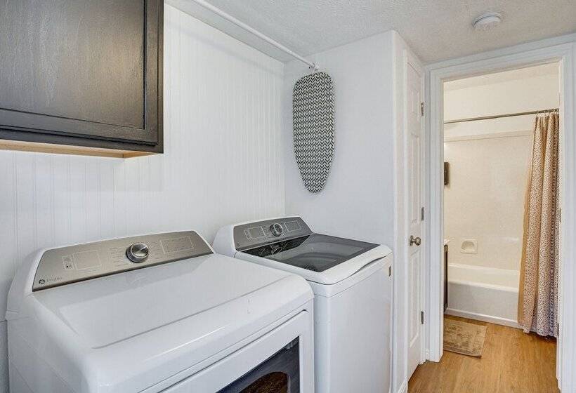 Gorgeous Lehi Home W/ Private Yard & Hot Tub!