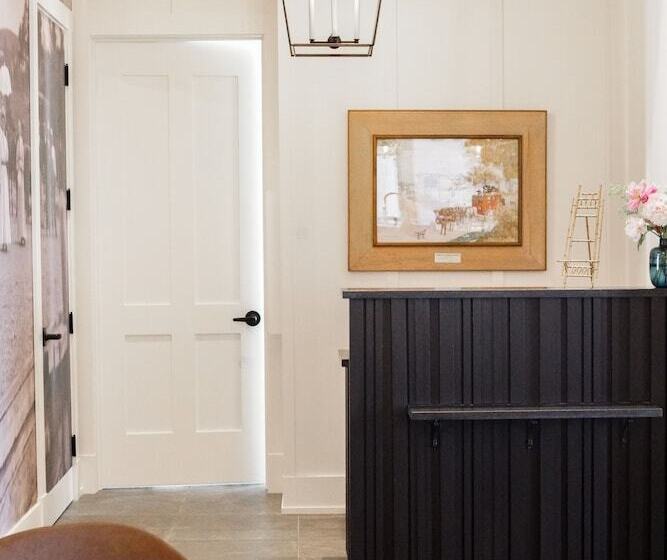 فندق فئة نجمة واحدة Auberge Et Restaurant Mcgowan