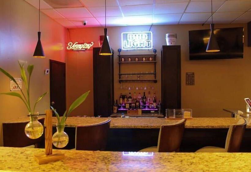 فندق Home Inn Woods