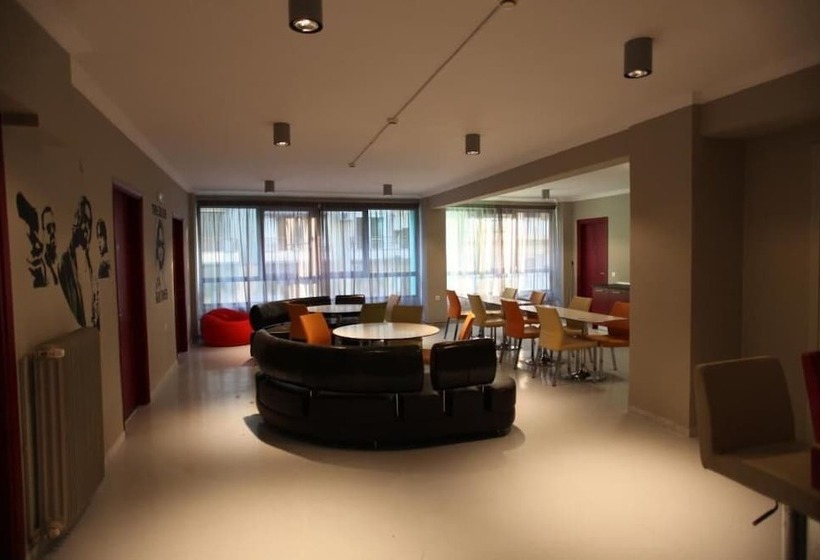 هتل Stay Hybrid Hostel