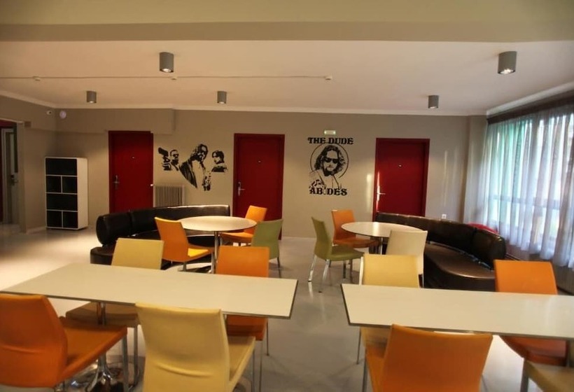 هتل Stay Hybrid Hostel