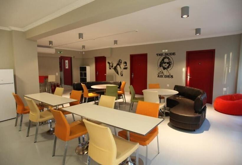 هتل Stay Hybrid Hostel