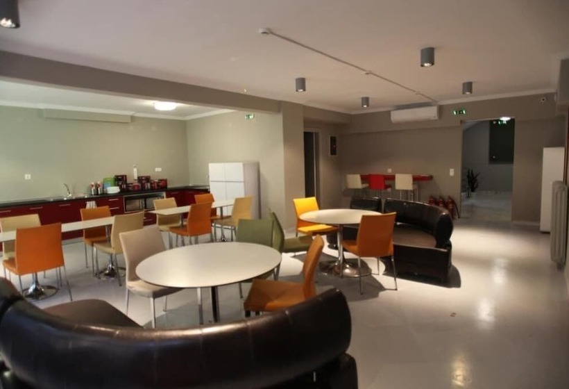 هتل Stay Hybrid Hostel