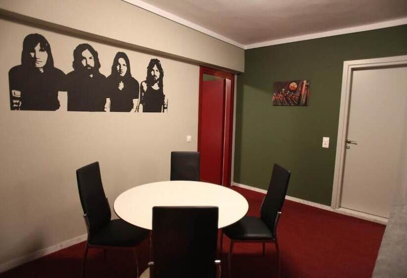 هتل Stay Hybrid Hostel