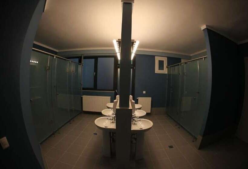 هتل Stay Hybrid Hostel