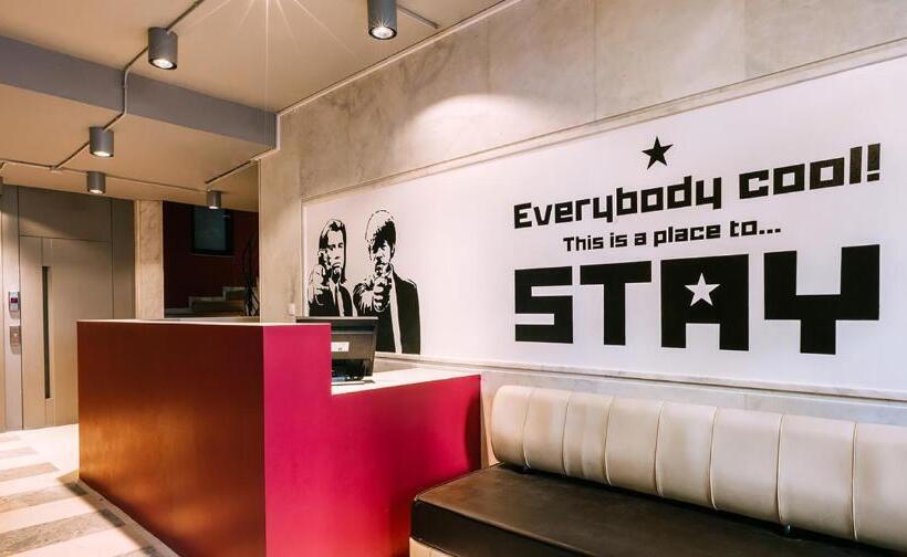 هتل Stay Hybrid Hostel