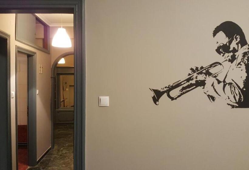 هتل Stay Hybrid Hostel