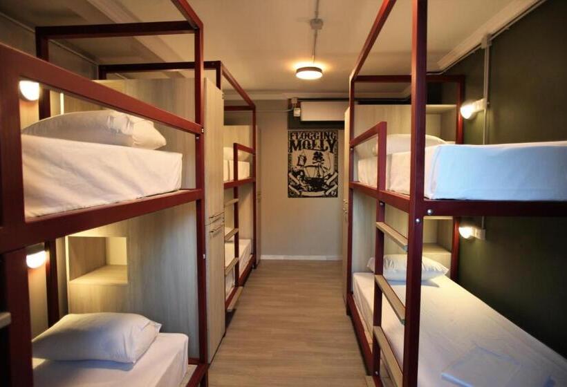هتل Stay Hybrid Hostel