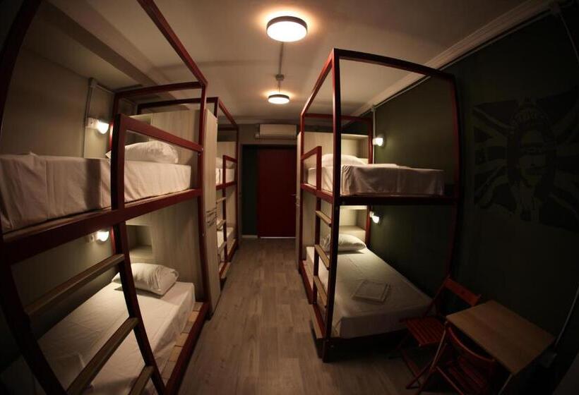 هتل Stay Hybrid Hostel