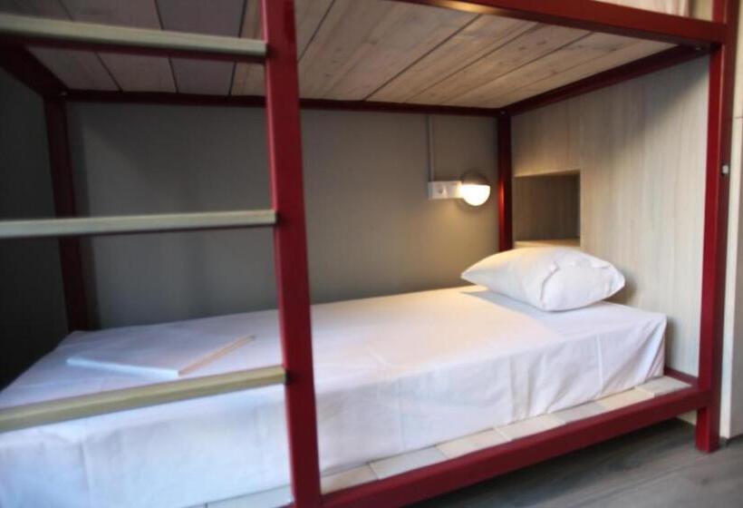 هتل Stay Hybrid Hostel