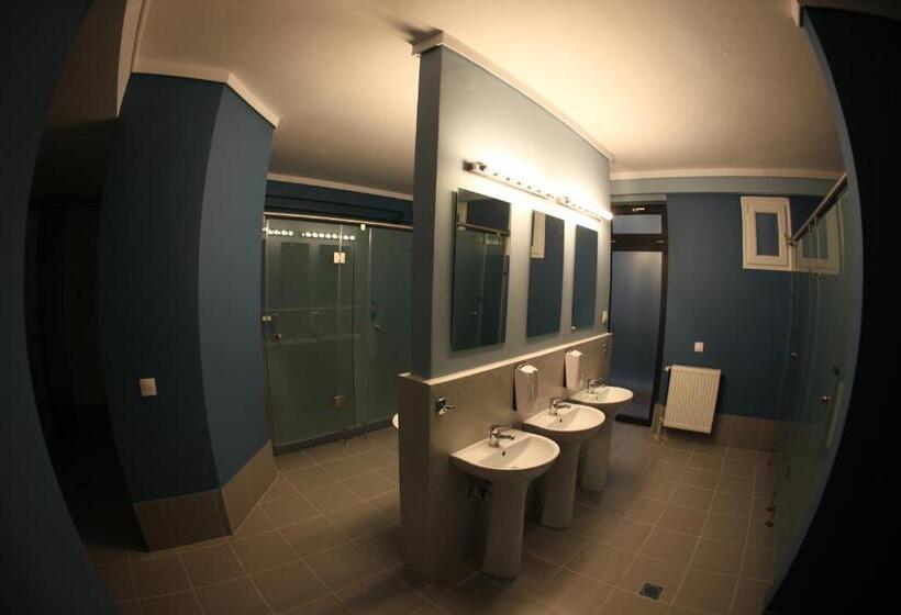 هتل Stay Hybrid Hostel
