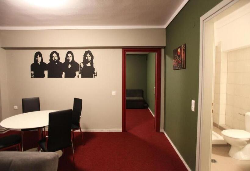 هتل Stay Hybrid Hostel