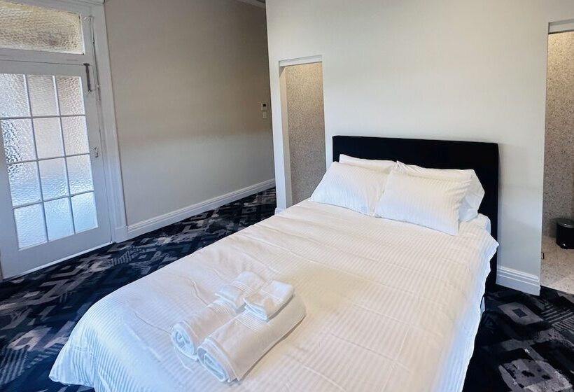 Tempe Hotel Sydney