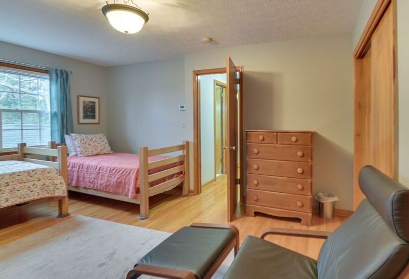 Large Home W/ Deck & Grill ~ 9 Mi To Virginia Tech