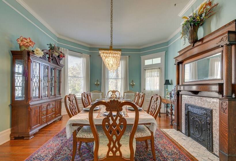 Opulent Home In Spring Hope W/ Pool & Hot Tub!