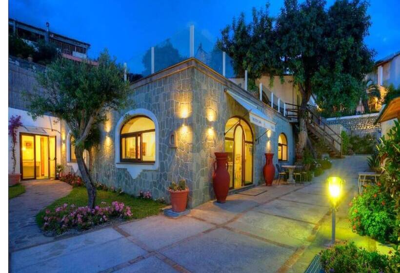 펜션 Room In B&b   Standard Double Or Twin Room In Ischia Per 2 People
