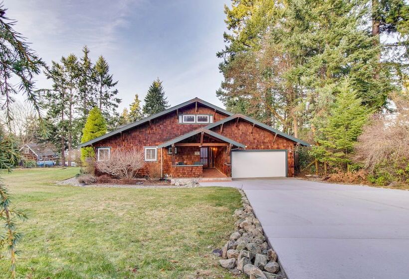 Puget Sound Cottage W/ Private Community Beach!