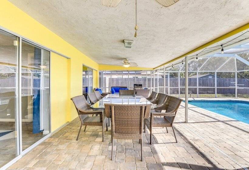 Sarasota Home W/ Heated Pool: 3 Mi To Airport!
