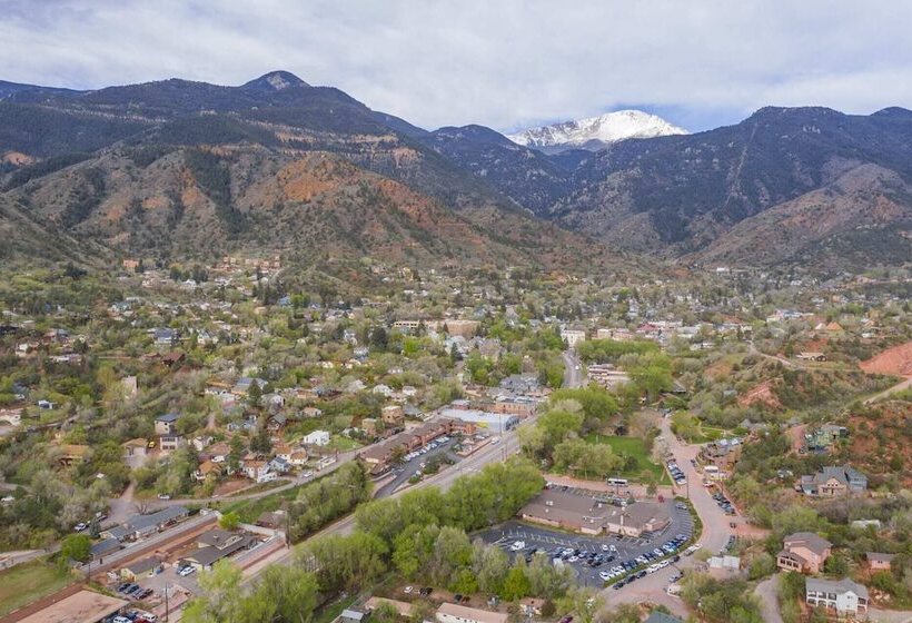 2br Manitou Get Away Close To Everything!