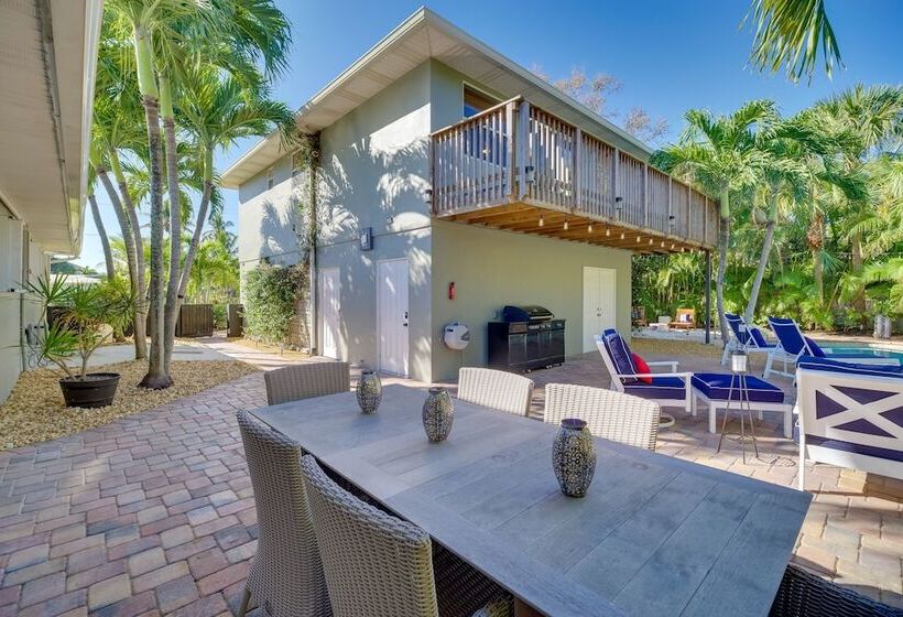 Fort Pierce Cottage W/ Shared Pool & Patio!