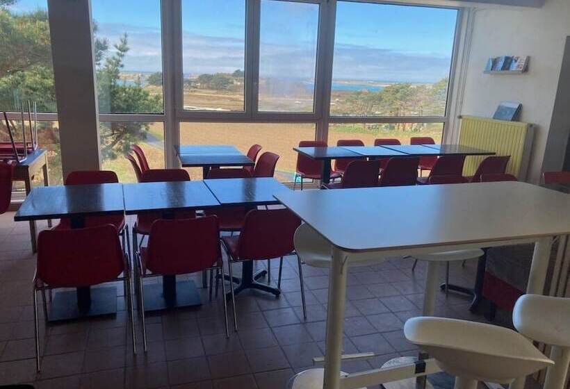 פונדק Auberge Granit Rose