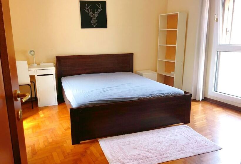 پانسیون Room In Apartment   B&b In The Heart Of The University Town Of Padua For Short Summer Trips
