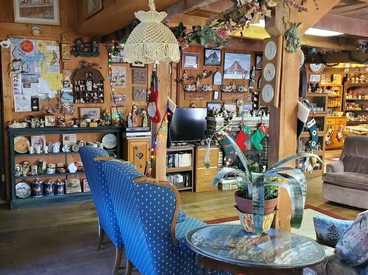 住宿加早餐  Kennedys Red Barn Inn