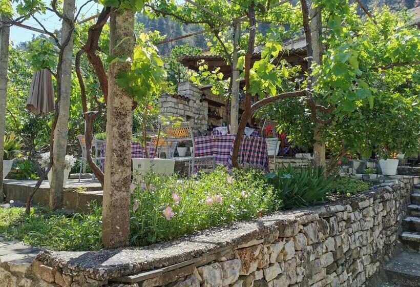Guesthouse & Hostel Lorenc