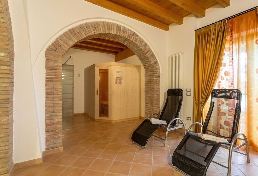 هتل Agriturismo Al Tralcio