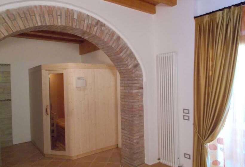 هتل Agriturismo Al Tralcio